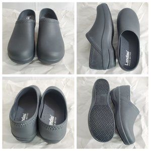 Landau Slip Resistant Nursing Clog Size 35(US 6)